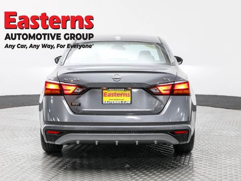 Used 2024 Nissan Altima 2.5 SV image 6