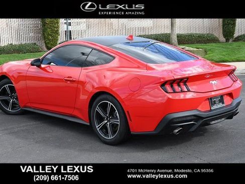 Used 2024 Ford Mustang Coupe image 4