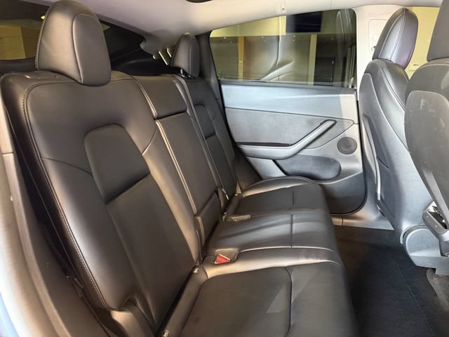 Used 2022 Tesla Model Y Long Range AWD/4WD image 19