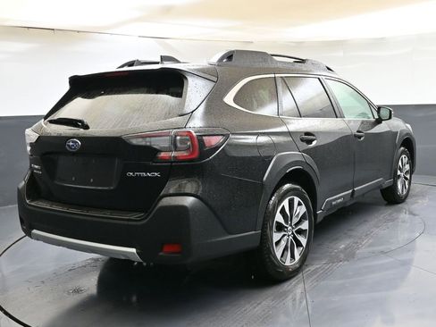 Used 2025 Subaru Outback Limited image 5