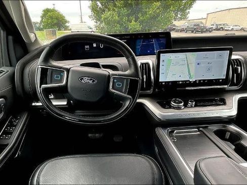 Certified 2025 Ford Expedition Max Platinum AWD/4WD image 3
