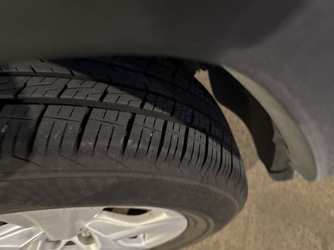 Used 2019 Toyota RAV4 XLE image 12