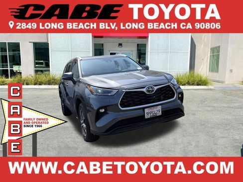 Certified 2024 Toyota Highlander XLE FWD image 1