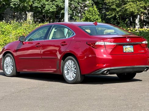 Used 2013 Lexus ES 350 w/ Luxury Pkg FWD image 6