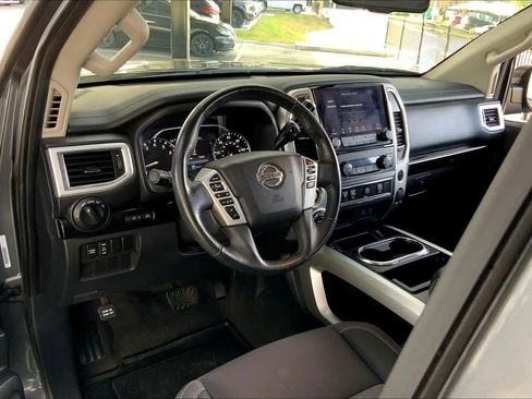 Used 2021 Nissan Titan SV w/ SV Convenience Package image 17