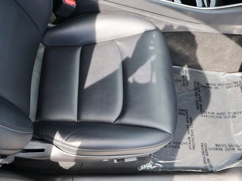 Used 2021 Tesla Model Y Long Range image 31