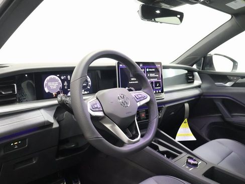 New 2026 Volkswagen Tiguan SE R-Line image 15