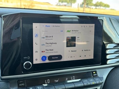 Used 2025 Toyota Camry LE image 17