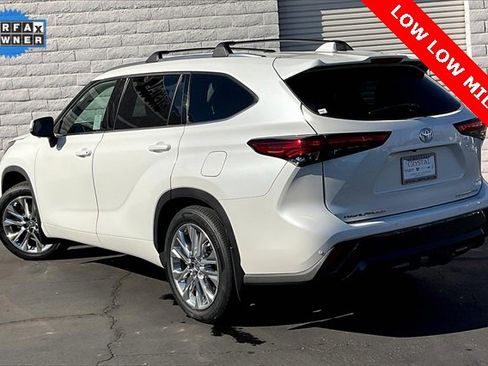 Used 2023 Toyota Highlander Limited image 10