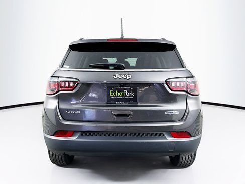 Used 2022 Jeep Compass Latitude image 7