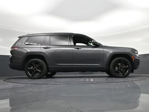 Used 2023 Jeep Grand Cherokee L Laredo RWD image 34