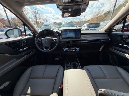 New 2026 Lincoln Corsair Premiere image 11