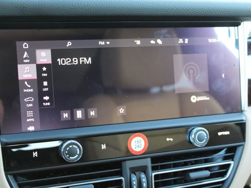 New 2026 Porsche Macan image 19