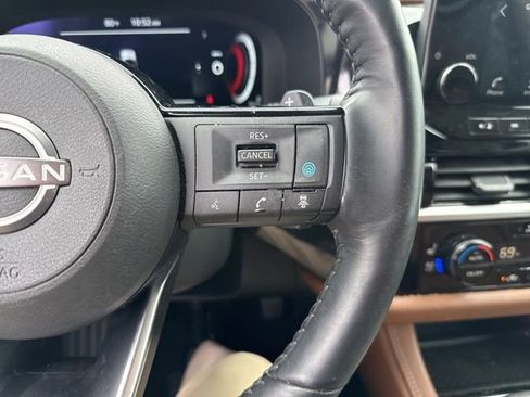 Used 2024 Nissan Pathfinder Platinum FWD image 32