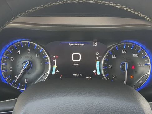 Used 2024 Chrysler Pacifica Touring FWD image 30