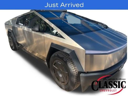 Used 2024 Tesla Cybertruck AWD Crew Cab image 14