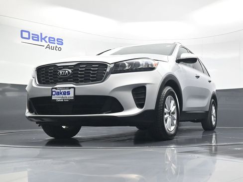 Used 2020 Kia Sorento LX w/ LX I4 Convenience Package image 40