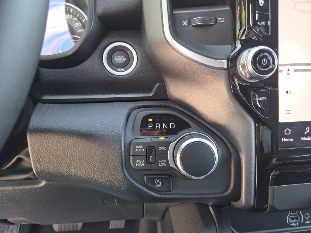 Used 2025 RAM 1500 Big Horn AWD/4WD image 30