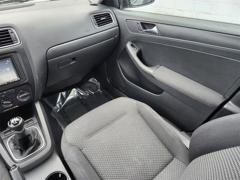 Used 2012 Volkswagen Jetta 2.0L Base image 13