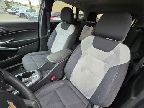 Used 2024 Chevrolet Trax LS FWD image 8