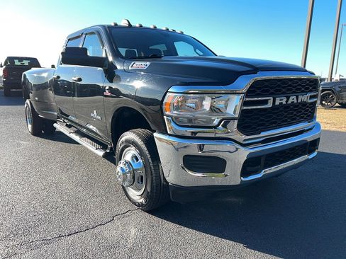 Used 2019 RAM 3500 Tradesman image 3