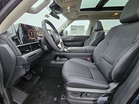 New 2025 INFINITI QX80 Luxe image 16