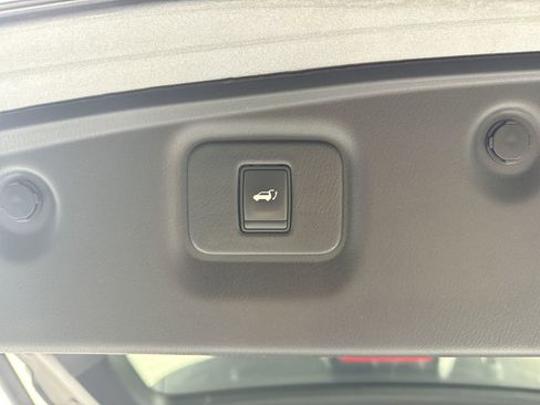 Used 2020 Nissan Pathfinder SL image 36