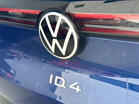 Certified 2022 Volkswagen ID.4 Pro S w/ Gradient Package image 8