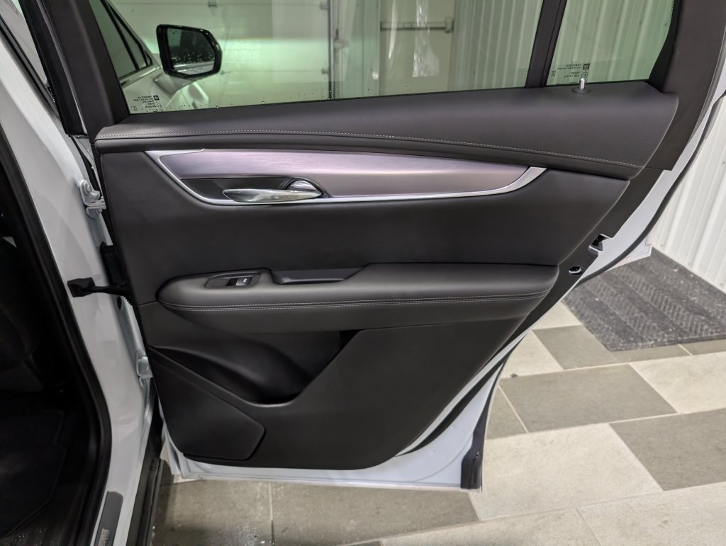 Used 2024 Cadillac XT6 Luxury AWD/4WD image 30