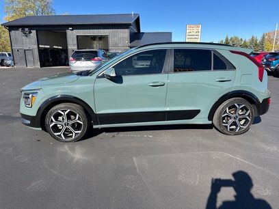 Used 2023 Kia Niro EX Touring