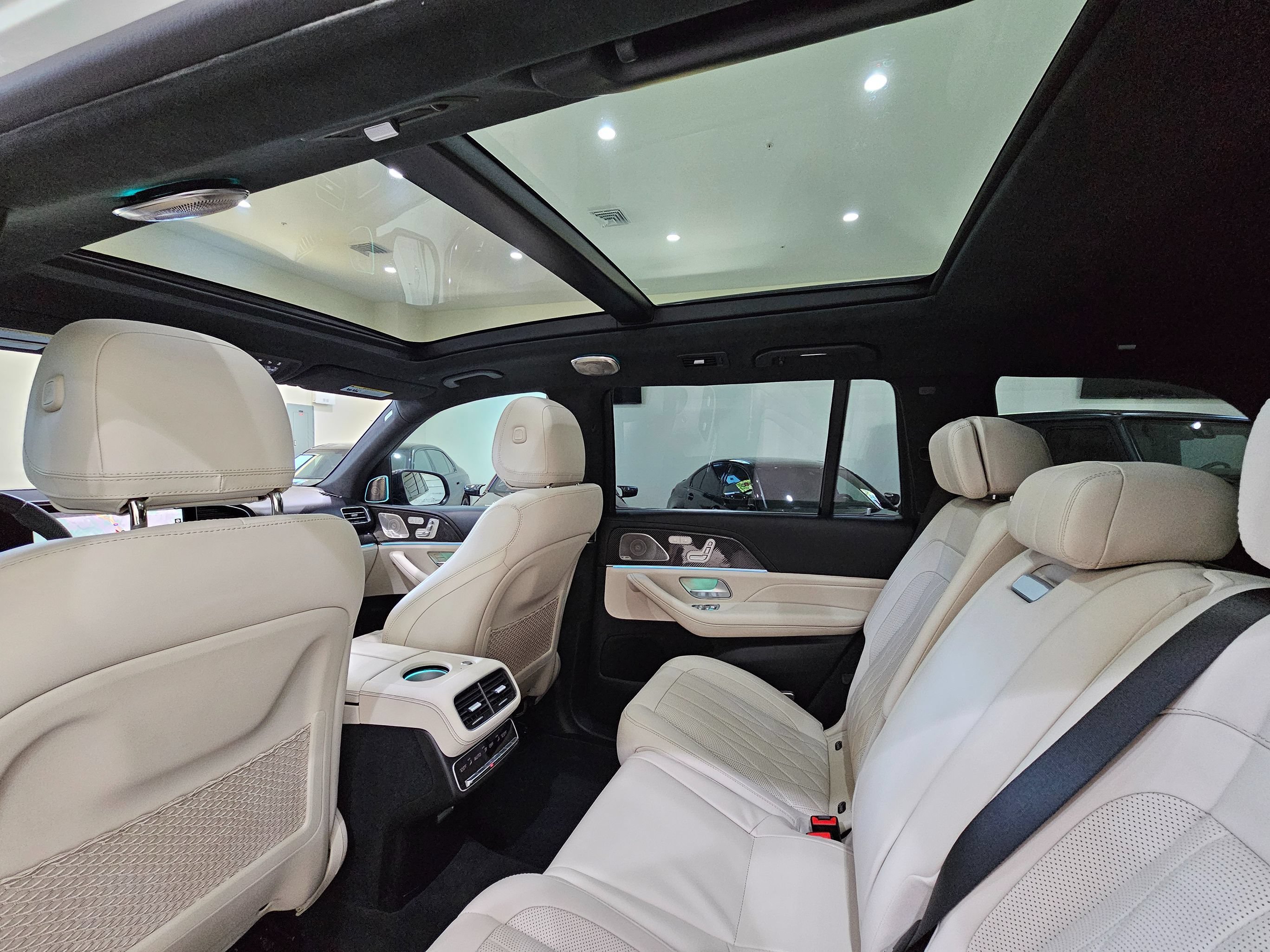 Used 2023 Mercedes-Benz GLS 63 AMG 4MATIC image 31