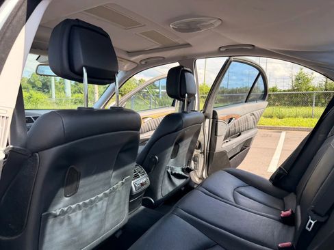 Used 2007 Mercedes-Benz E 550 Sedan image 19