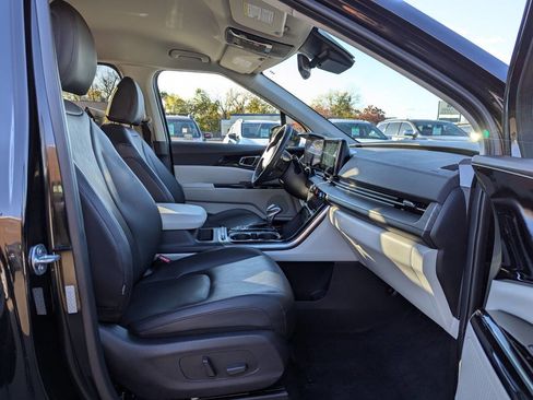 Used 2024 Kia Carnival SX image 17