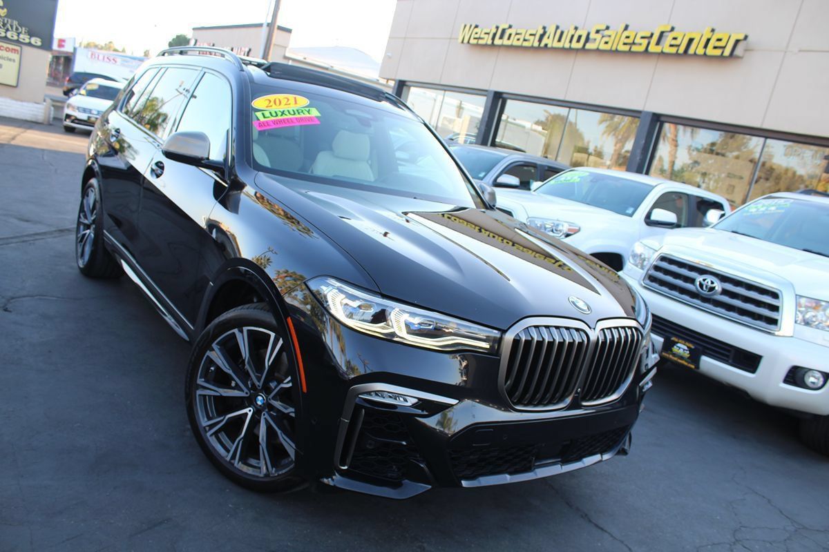 Used 2021 BMW X7 M50i w/ Dynamic Handling Package AWD/4WD image 49