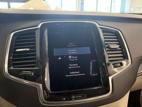 Used 2017 Volvo XC90 T6 Momentum w/ Vision Package AWD/4WD image 36
