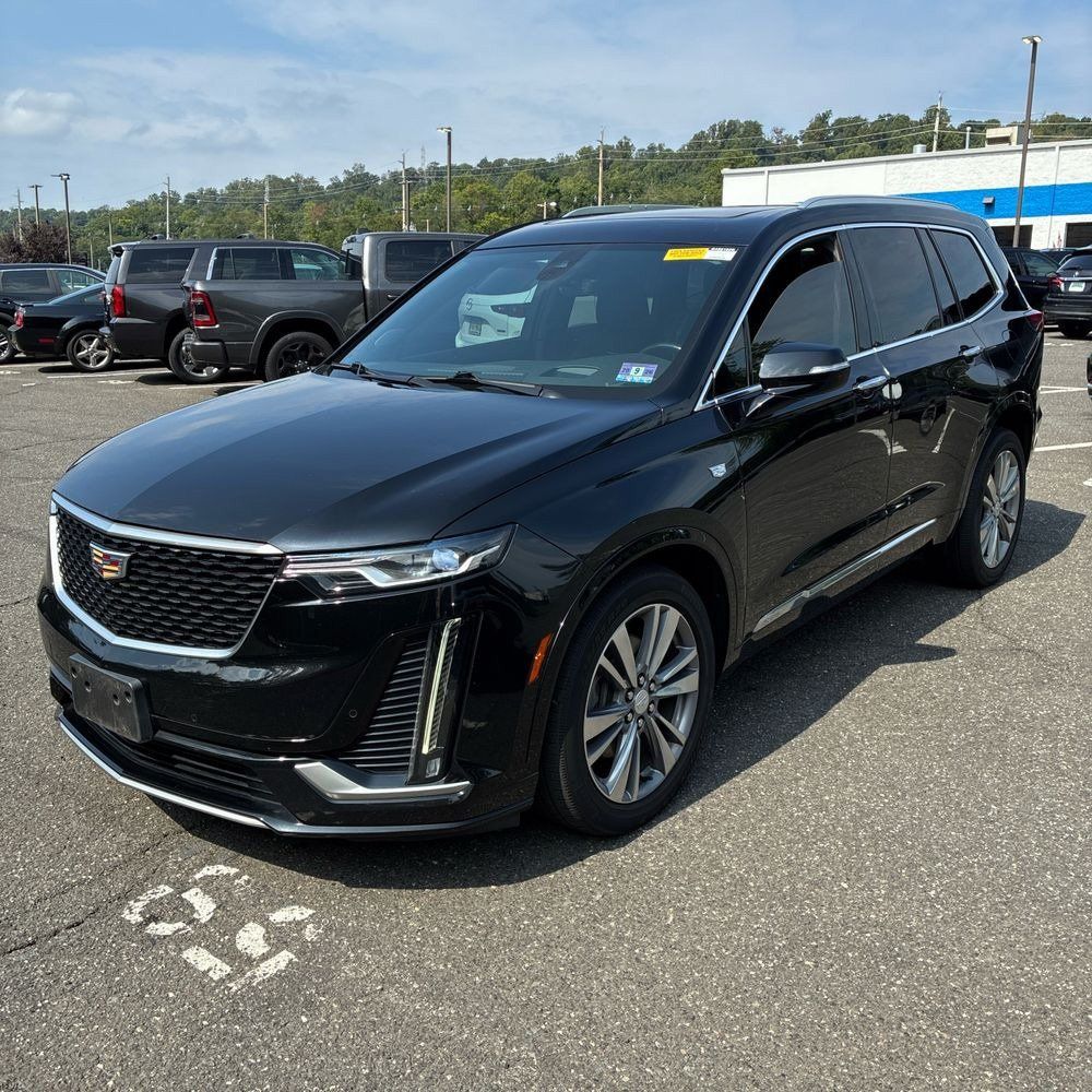 Used 2020 Cadillac XT6 Premium Luxury AWD/4WD image 2