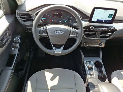 Used 2022 Ford Escape SE w/ SE Sport Appearance Package image 11