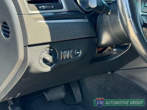 Used 2016 Chrysler 300 Limited RWD image 26