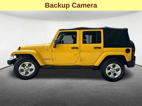 Used 2015 Jeep Wrangler Unlimited Sahara w/ Connectivity Group AWD/4WD image 6
