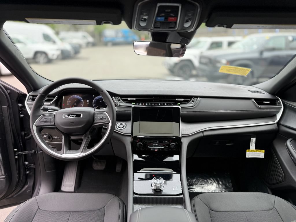 New 2026 Jeep Grand Cherokee 4WD image 9