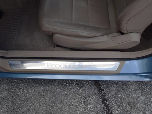 Used 2011 Mercedes-Benz E 350 Cabriolet image 32
