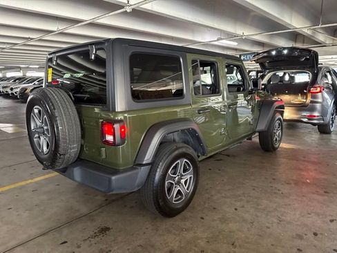 Used 2022 Jeep Wrangler Unlimited Sport AWD/4WD image 3
