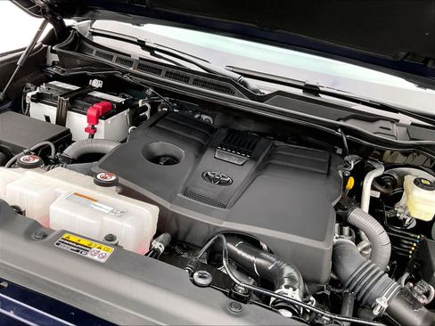 Used 2025 Toyota Tundra Platinum image 36