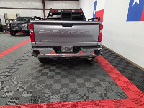Used 2024 Chevrolet Silverado 2500 LT AWD/4WD image 12