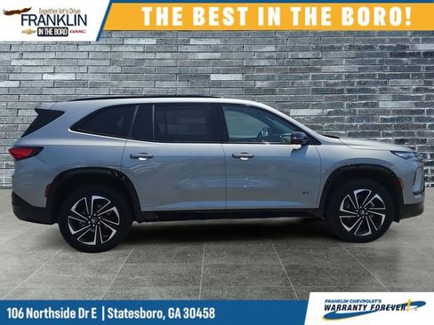 Used 2025 Buick Enclave Sport Touring w/ Power Package FWD image 7