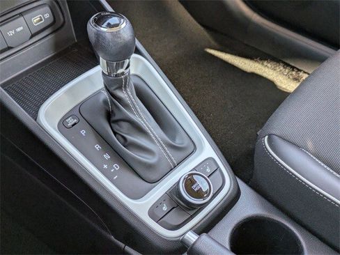 Certified 2022 Hyundai Venue Limited image 9