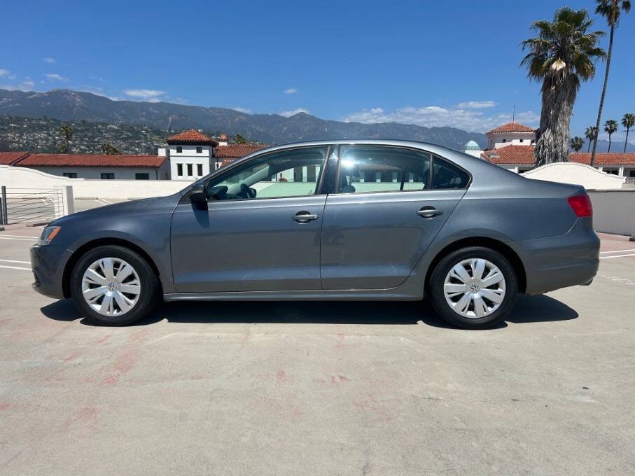 Used 2012 Volkswagen Jetta SE FWD image 3