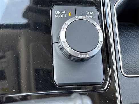 Used 2023 Toyota Tundra Limited image 11