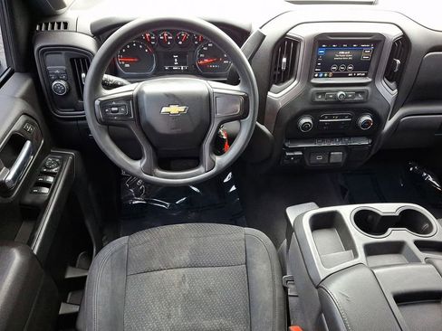 Used 2020 Chevrolet Silverado 2500 Custom w/ Custom Value Package image 12