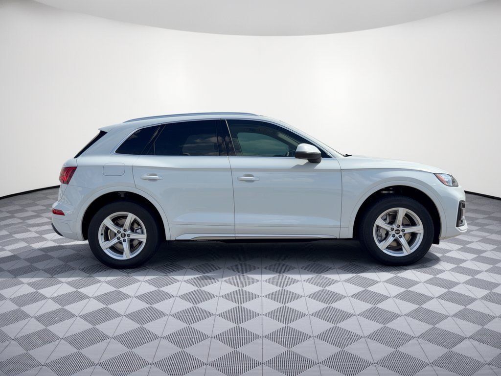 Used 2023 Audi Q5 2.0T Premium w/ Convenience Package AWD/4WD image 8